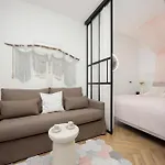 Pastel Andersa In With Air Conditioning By Renters