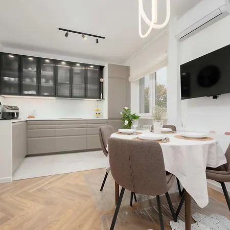 Pastel Andersa In With Air Conditioning By Renters Apartamento Varsovia