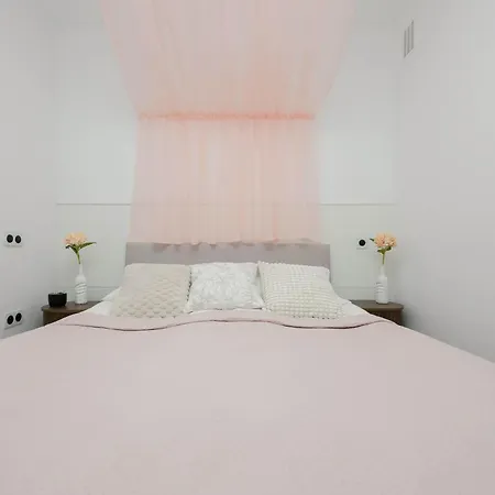 Pastel Andersa In With Air Conditioning By Renters Apartment *