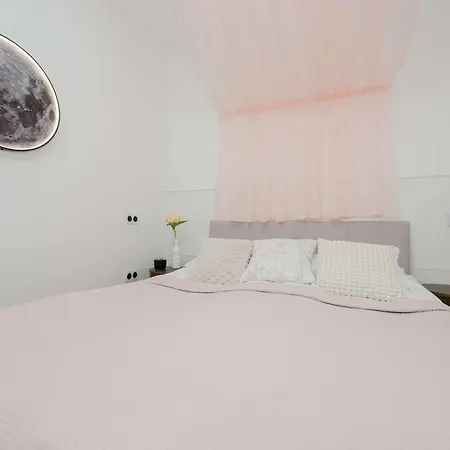 Pastel Andersa In With Air Conditioning By Renters * Warschau